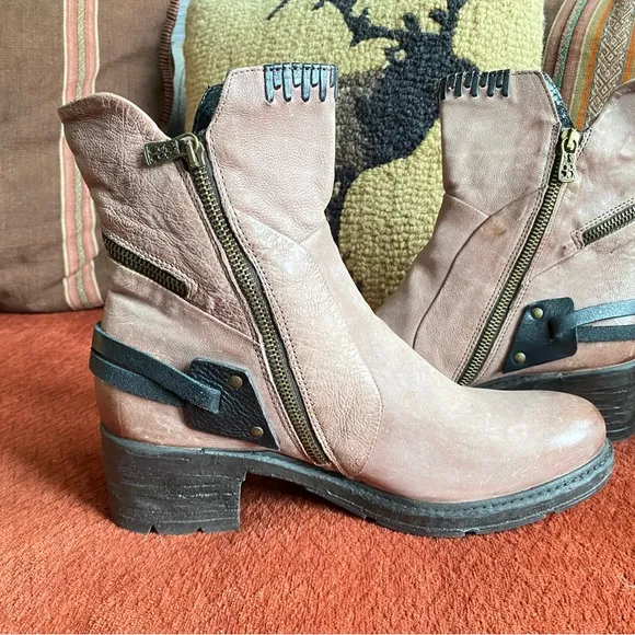 🆕 A.S.98 Distressed Blush Boots