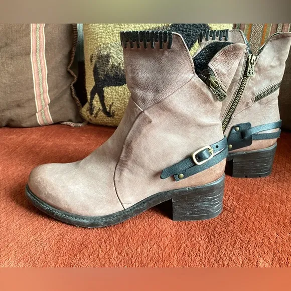 🆕 A.S.98 Distressed Blush Boots