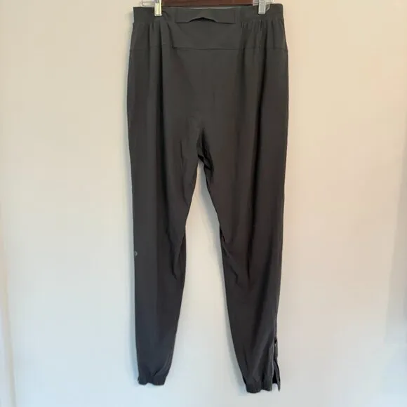 🩳 *Lululemon Surge Jogger Tall - Graphite Grey (L) - Tall