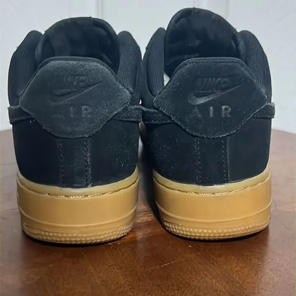 🔥🔥 NIKE Air Force 1 Black Gum Suede Sneakers - Men Sz 6.5  EXCELLENT Condition