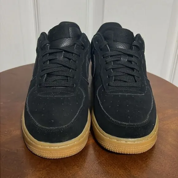 🔥🔥 NIKE Air Force 1 Black Gum Suede Sneakers - Men Sz 6.5  EXCELLENT Condition