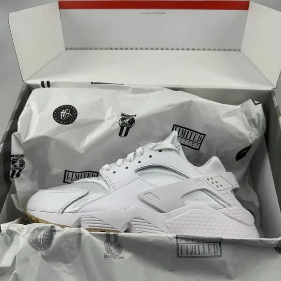 - Size 8.5 - Nike Air Huarache White Gum Original Nikes . BRAND NEW