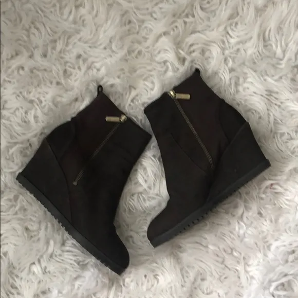 • Taryn Rose • Beula Suede Wedge Booties Brown