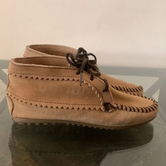 🔥1/2 OFF SUMMER SALE🔥 MINNETONKA Women's Suede Lace Up Moccasin Ankle Boot
