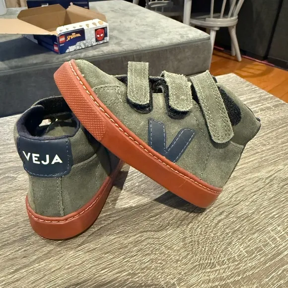 2 pairs of Veja Kids/Toddler Sneakers (US 7 and US 8)