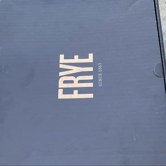$348 new Frye ‘Scott’ Chukka suede boots. BNIB 13D