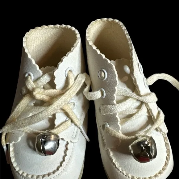 5 pair of shoes all different size 1- buster brown 1- stride rite no sure what s