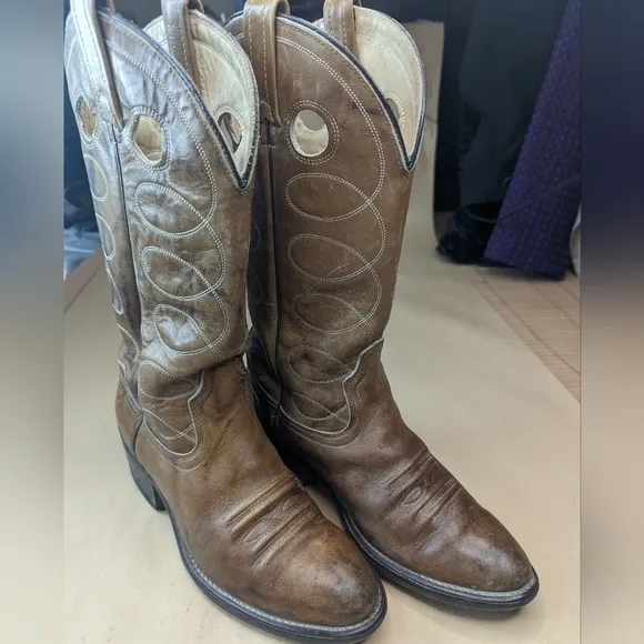 Acme Boots men's size 7.5D brown leather cowboy Western boots. Made in USA.