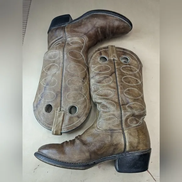 Acme Boots men's size 7.5D brown leather cowboy Western boots. Made in USA.