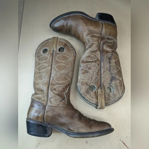 Acme Boots men's size 7.5D brown leather cowboy Western boots. Made in USA.