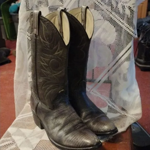 Acme lizard boots