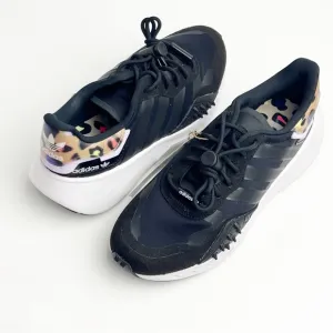 ADIDAS Black Choigo Black Multicolor LaceToggle Closure Sneakers, Size 6.5