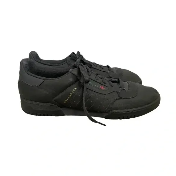 Adidas Calabasas Sleek Black Design US Size 9.5 Comfortable and Durable