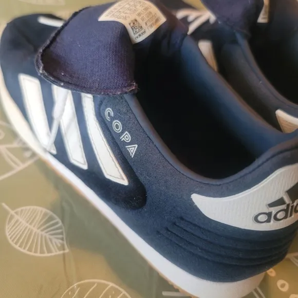 Adidas Copa Blue suede Size 6.5us Blue And white Runners. Excellent Condition!!!