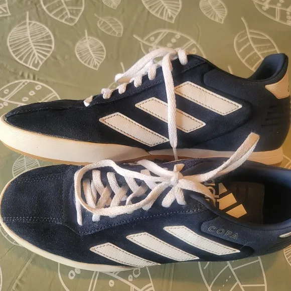 Adidas Copa Blue suede Size 6.5us Blue And white Runners. Excellent Condition!!!
