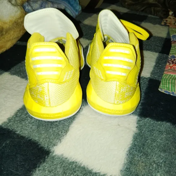 ADIDAS Dame 6 2019 Shock Yellow Basketball Shoes Mens Size 6/Women's Size 8