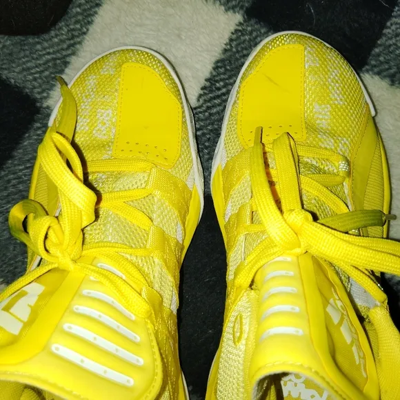 ADIDAS Dame 6 2019 Shock Yellow Basketball Shoes Mens Size 6/Women's Size 8