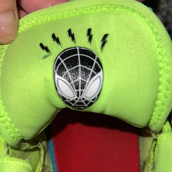 Adidas D.O.N. Issue 2 Marvel Spida Sense Basketball Athletic 2020 Size.6 1/2