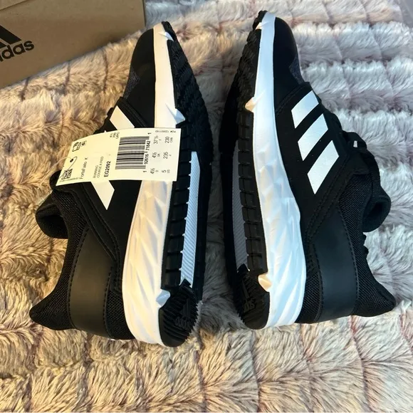 Adidas Fortafaito Kids SneakersSize 5