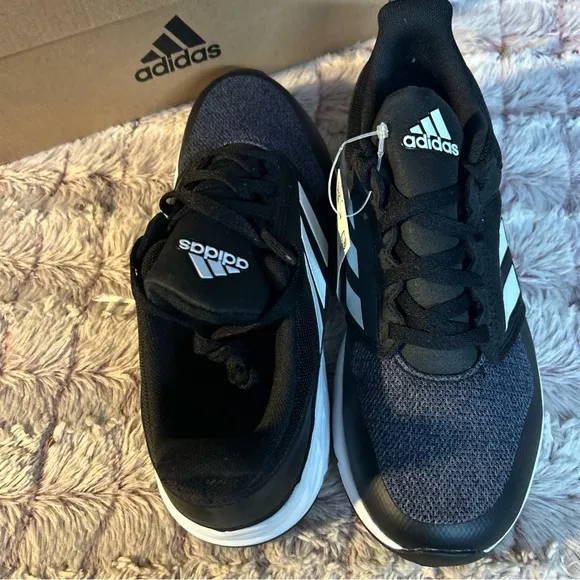 Adidas Fortafaito Kids SneakersSize 5