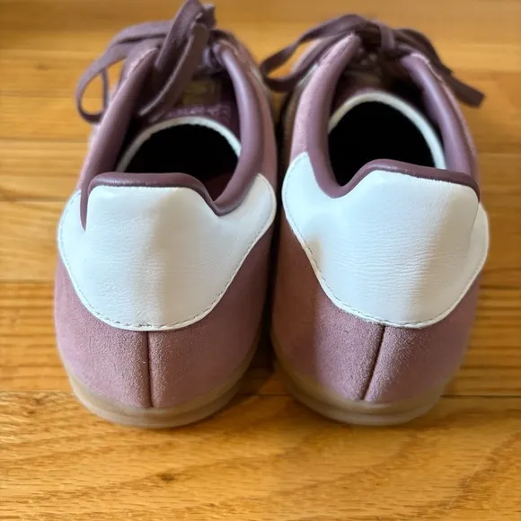 Adidas Gazelle sneakers in Shadow Fig/Cloud White/ Gum