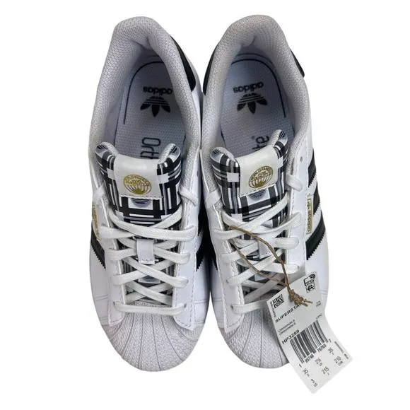 adidas Kids &quot;Graphic Pop&quot; Superstar C White/Black/Gold Size 3 HP3259