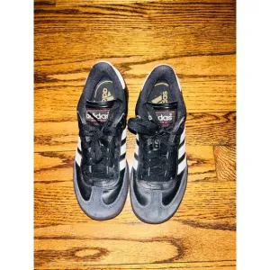 Adidas Kid’s Samba Black Athletic Tennis Shoes Striped Size 2 Boys Soccer