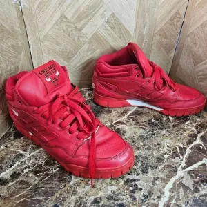 Adidas men's fashion Chicago Bulls red hi-top Basketball shoes size 10.     363