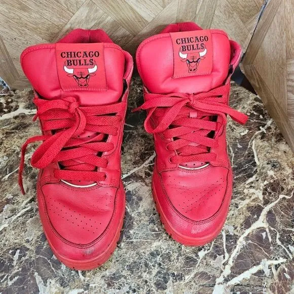 Adidas men's fashion Chicago Bulls red hi-top Basketball shoes size 10.     363