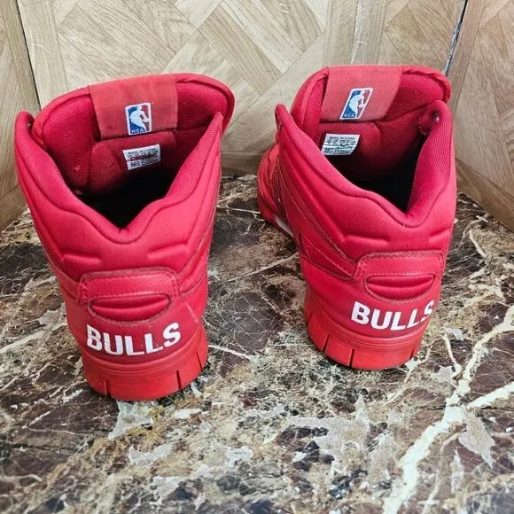 Adidas men's fashion Chicago Bulls red hi-top Basketball shoes size 10.     363
