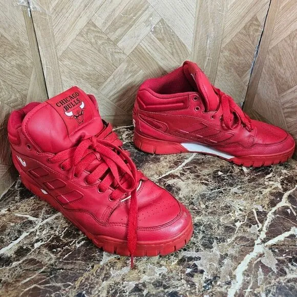 Adidas men's fashion Chicago Bulls red hi-top Basketball shoes size 10.     363