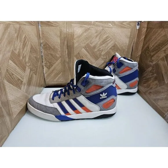 Adidas Men's New York  Knicks Fashion Basketball  Shoes White Size 12.  298