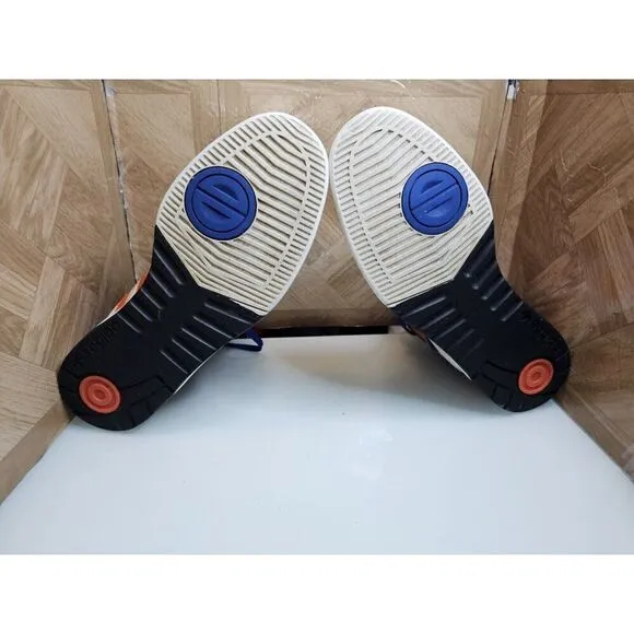 Adidas Men's New York  Knicks Fashion Basketball  Shoes White Size 12.  298