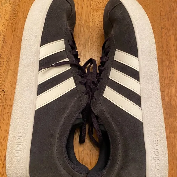 Adidas navy &amp; white suede sneakers very nice 9.5