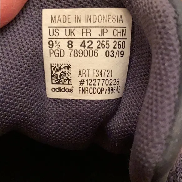 Adidas navy &amp; white suede sneakers very nice 9.5