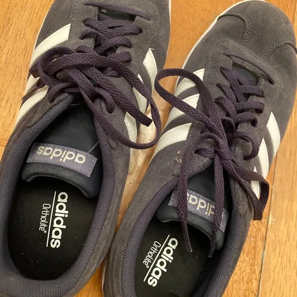 Adidas navy &amp; white suede sneakers very nice 9.5