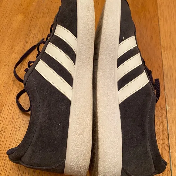 Adidas navy &amp; white suede sneakers very nice 9.5