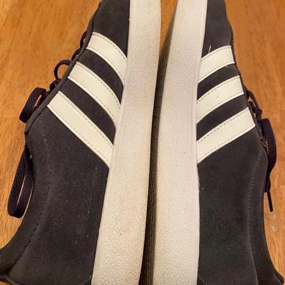 Adidas navy &amp; white suede sneakers very nice 9.5