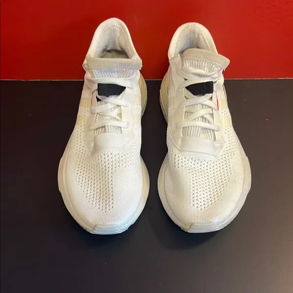ADIDAS ORIGINALS MEN'S POD S3.1 PRIMEKNIT ATHLETIC SNEAKER, WHITE/SHOCK Size 12