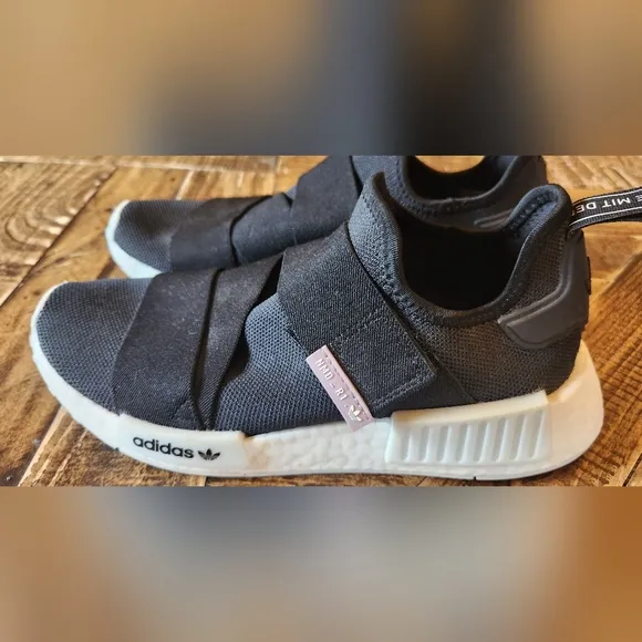 Adidas Originals NMD R1 Sneakers Black Size 8 Women's Running Shoes Black Adidas