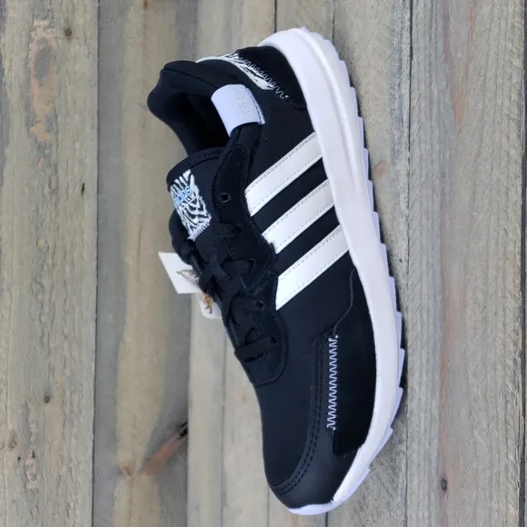 adidas Retrorun Women's Running Casual Shoes  Sneakers Black /White/Violet