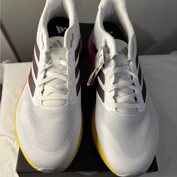 Adidas Run Falcon 5 White and Pink Athletic Shoes Gym Training Men’sSize 11.5