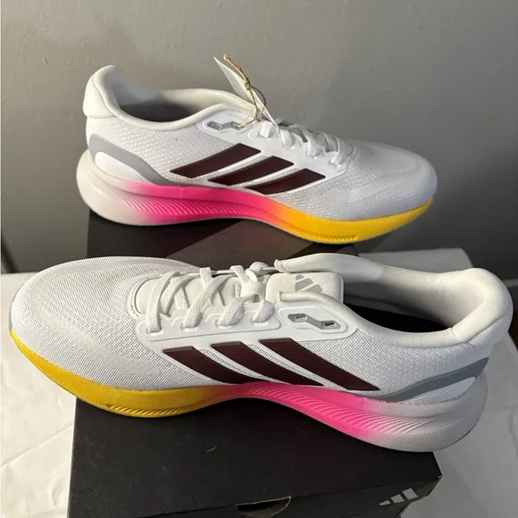 Adidas Run Falcon 5 White and Pink Athletic Shoes Gym Training Men’sSize 11.5