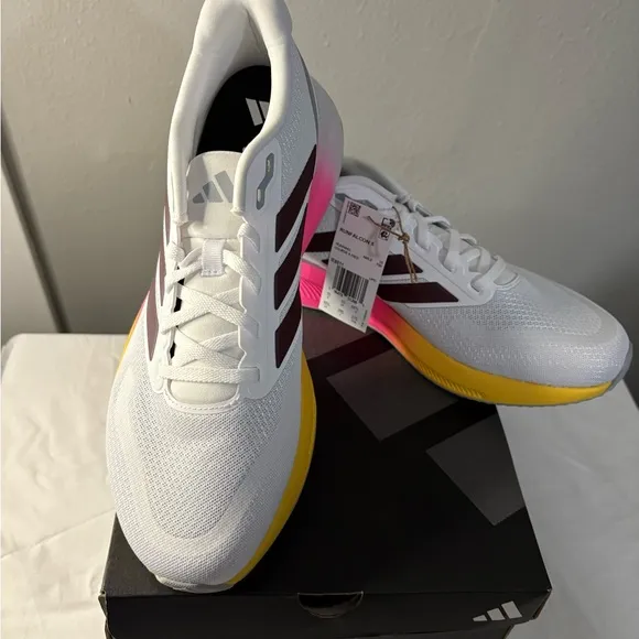 Adidas Run Falcon 5 White and Pink Athletic Shoes Gym Training Men’sSize 11.5