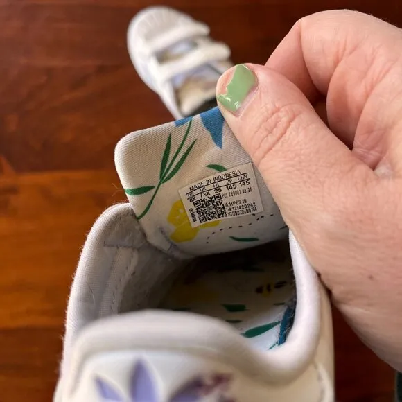 Adidas Toddler Girls Save The Bee's Superstar Sneakers- Sz. 9
