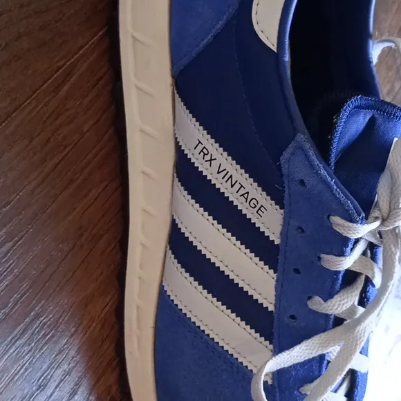 Adidas TRX vintage Men's Blue Sneakers size 9
