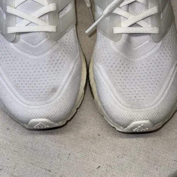 Adidas Ultraboost 21 Running Shoes Triple White Sneakers FY0403 Sz 8.5
