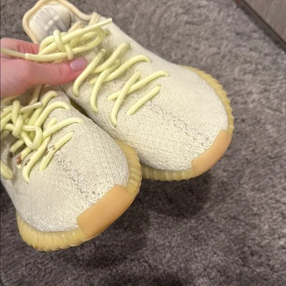 Adidas Yeezy Boost 350 V2 - Light Yellow