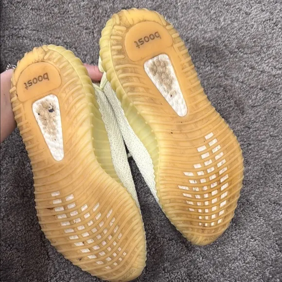 Adidas Yeezy Boost 350 V2 - Light Yellow
