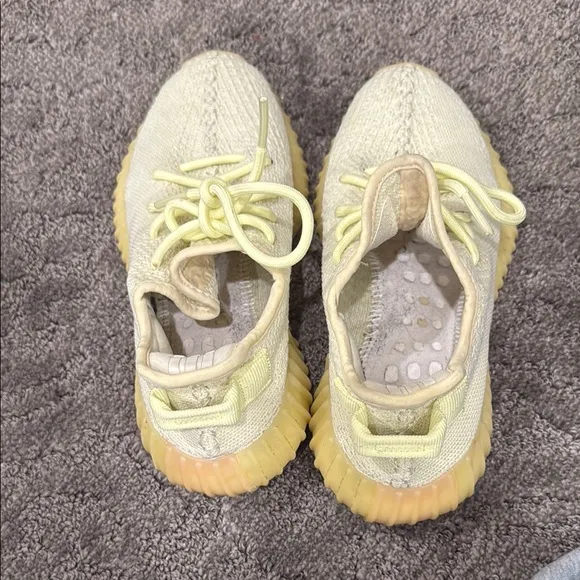 Adidas Yeezy Boost 350 V2 - Light Yellow